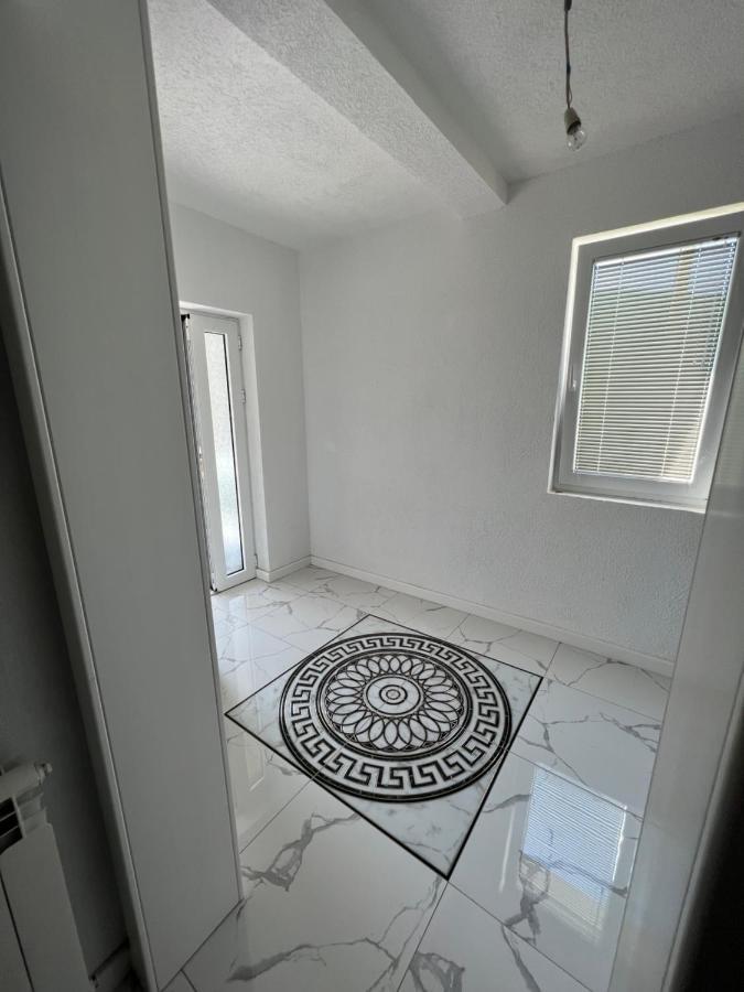 Duca Apartmani พลาฟ ภายนอก รูปภาพ